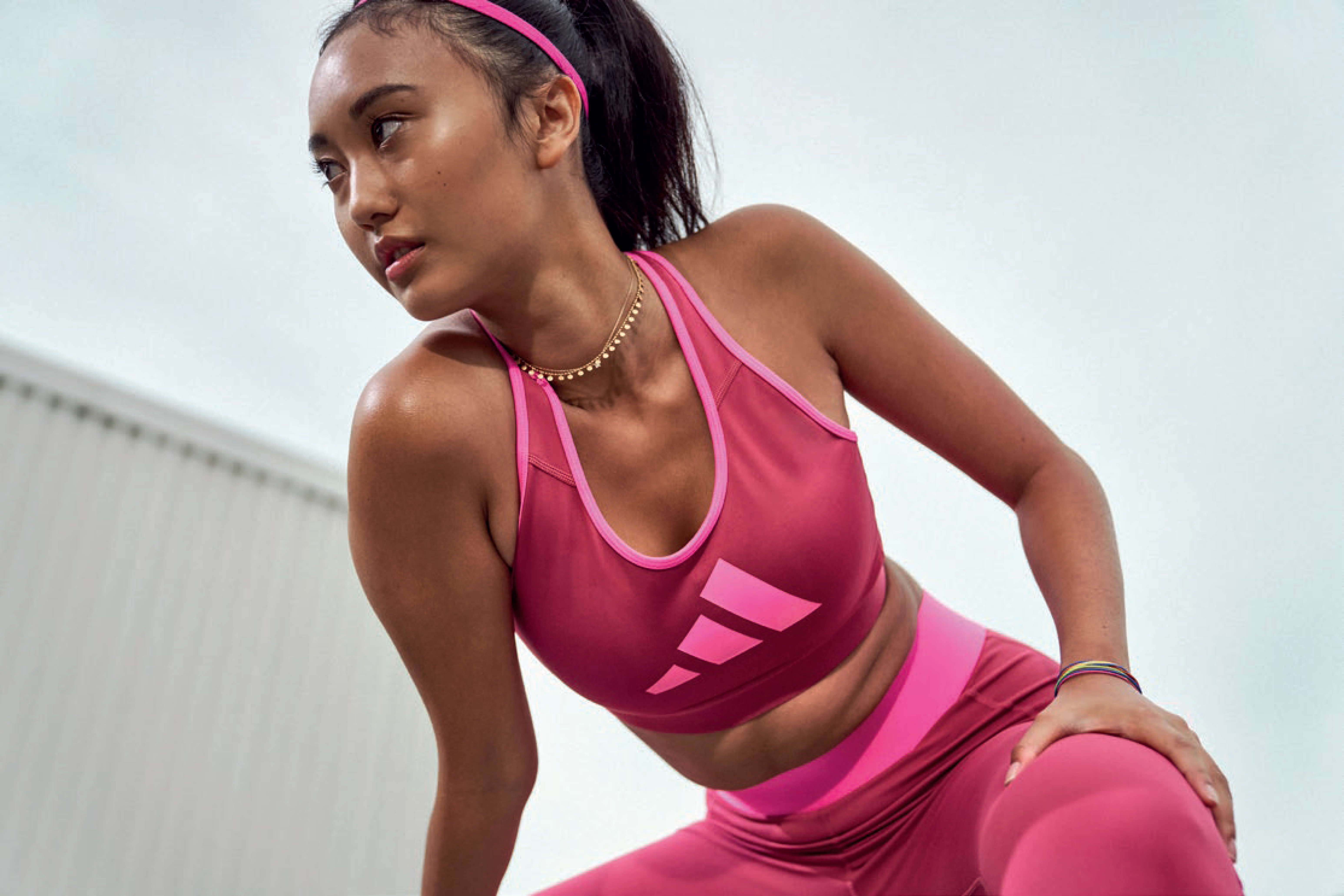 H22824-SS21_BADGE_TRAINING_OUTDOOR_WOMEN_OUTFIT04_04_ADDITIONAL_06-680670_low
